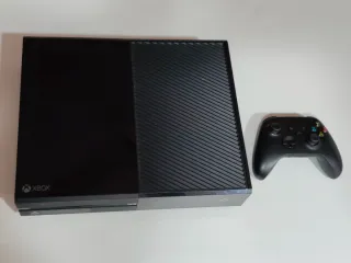 Xbox One Negra + Mando