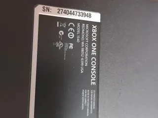 Xbox One Negra + Mando