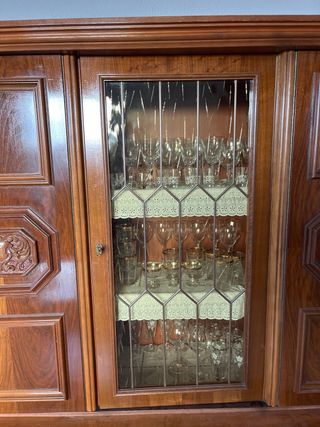 Aparador clásico madera y cristal 248x160x45