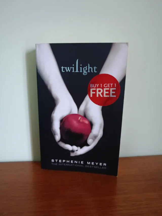 Twilight (Twilight Saga) (The Twilight Saga, Bo...