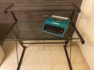 Mesa estudio metal y cristal doble tapa