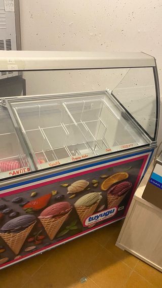 Vitrina expositora helados Tuyugu