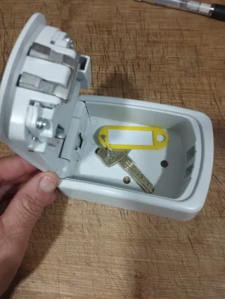 Caja de seguridad Master Lock con código