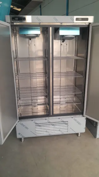 Armario de acero inoxidable