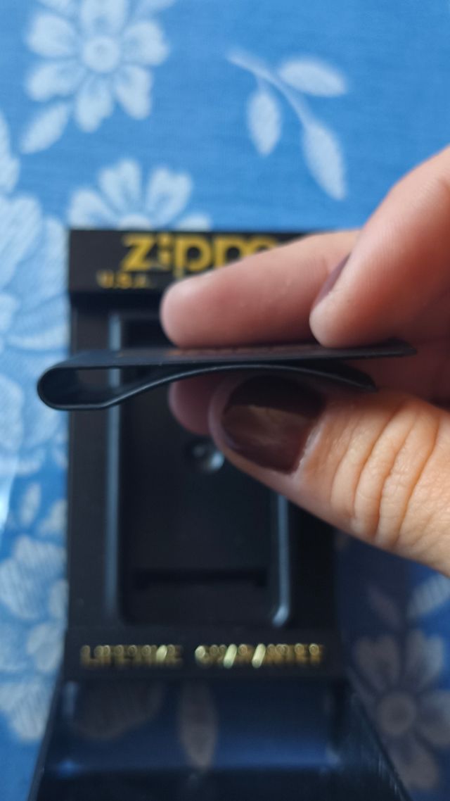 Zippo Money Clip Dinero Negro Dorado