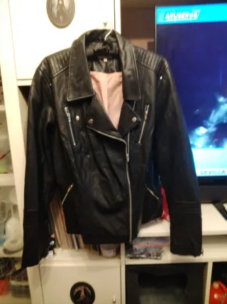 Chaqueta Polipiel Cruzada  Negra marca only 50