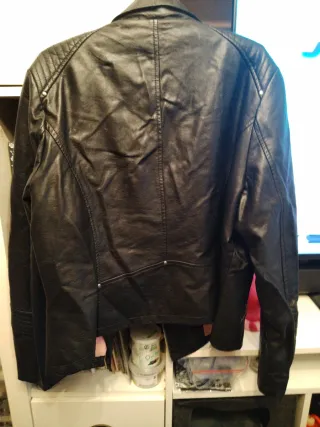 Chaqueta Polipiel Cruzada  Negra marca only 50