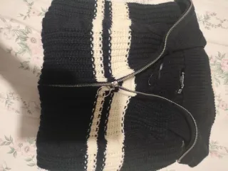 Casaco malha Stradivarius riscas preto e bege