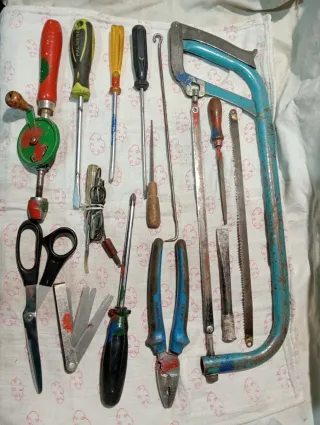 LOTE DE  HERRAMIENTAS VARIAS