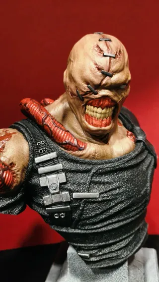 Busto Nemesis Resident Evil
