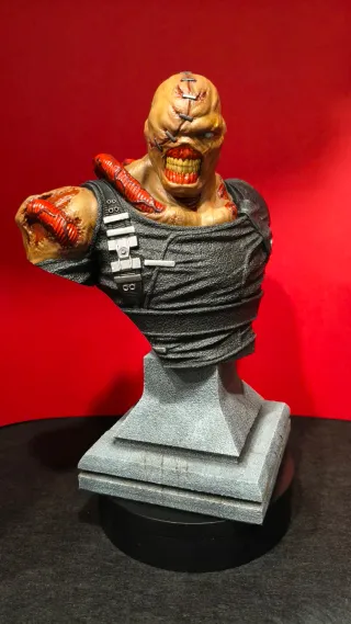 Busto Nemesis Resident Evil