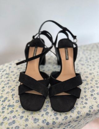 Sandalias tacón Stradivarius negras
