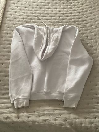 Sudadera blanca con estampado Fake Love