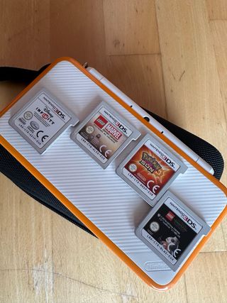 Nintendo 3DS Naranja y Blanca