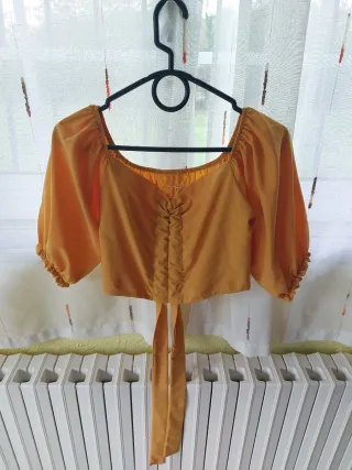 Blusa corta naranja escote cuadrado