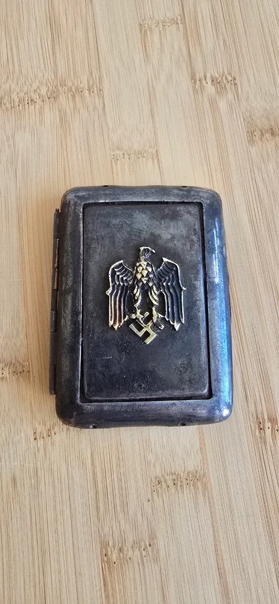 Pitillera antigua águila nazi