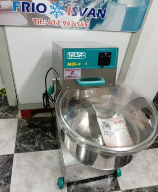 Amasadora Talsa Mix 60 y Mesa Carnicería