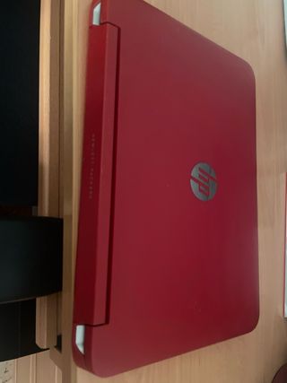 Ordenador portátil HP rojo