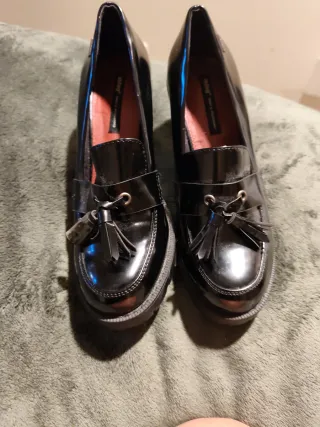 Mocasines Mustang tacón negro talla 39