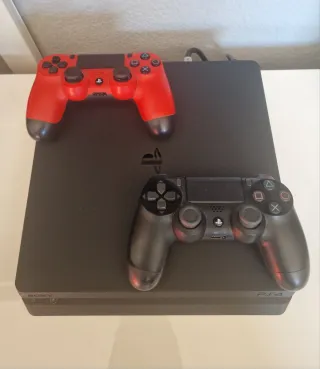 PS4 slim + 2 Mandos