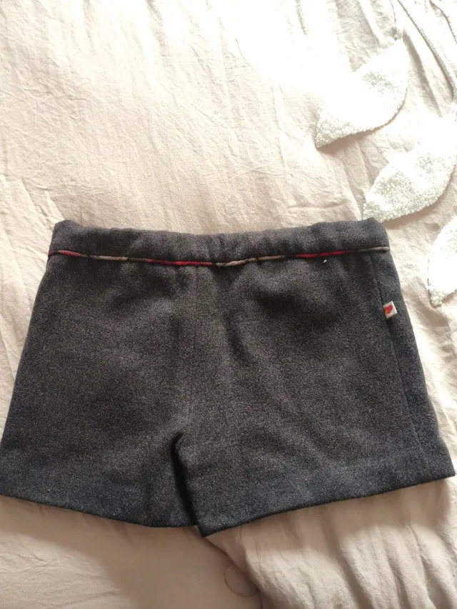 Pantalón corto gris invierno