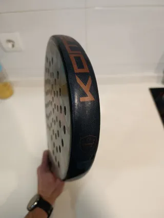 Pala de pádel Kombat Teide y Ulises