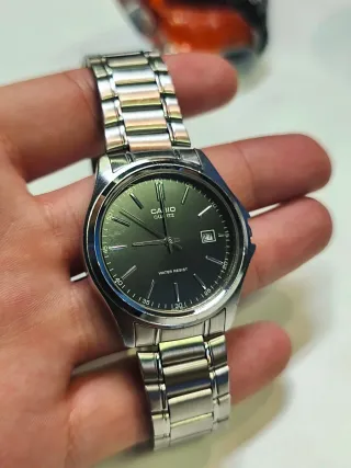 Casio Quartz Clásico Acero Inoxidable