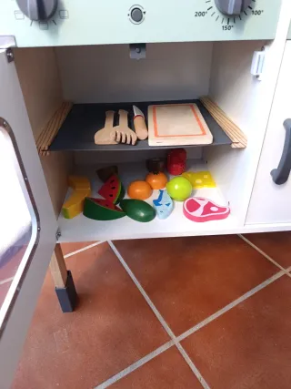 Cocinita de madera infantil