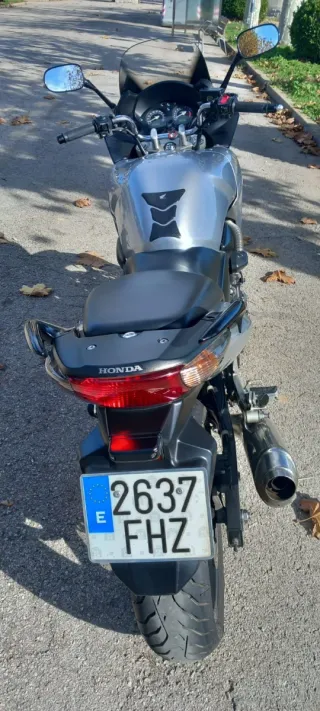 Honda 600cbf plateada