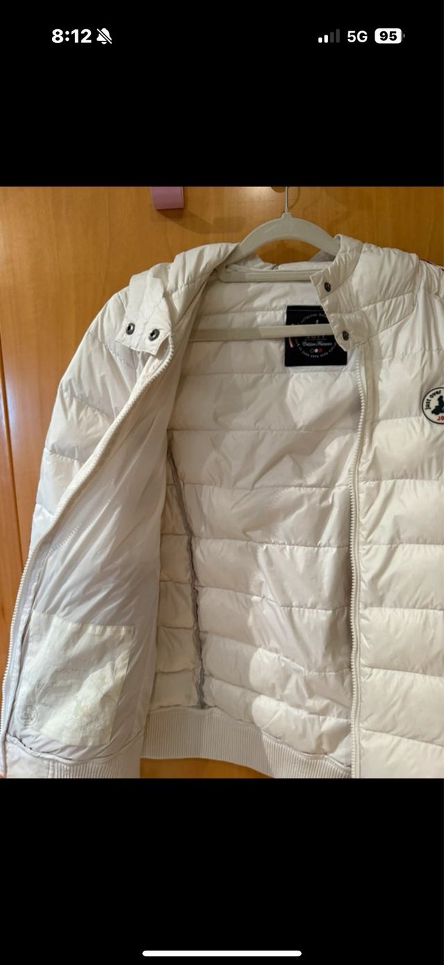 Chaqueta JOTT blanca con logo