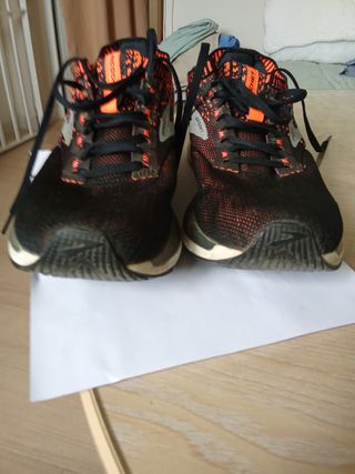 Zapatillas Brooks Ricochet running negras y naranj
