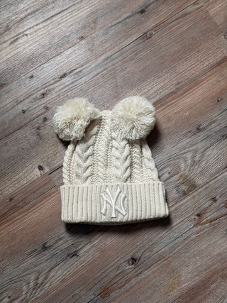 Gorro New York Yankees Beige Pom Pom