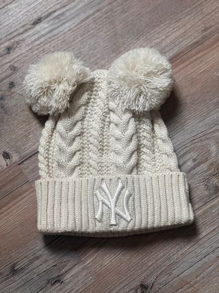 Gorro New York Yankees Beige Pom Pom