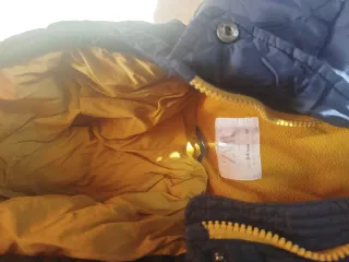 Abrigos infantiles varias tallas.