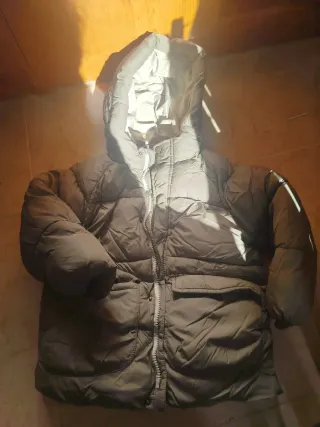 Abrigos infantiles varias tallas.