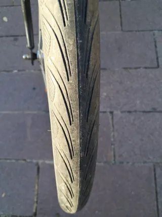 Bicicleta urbana negra