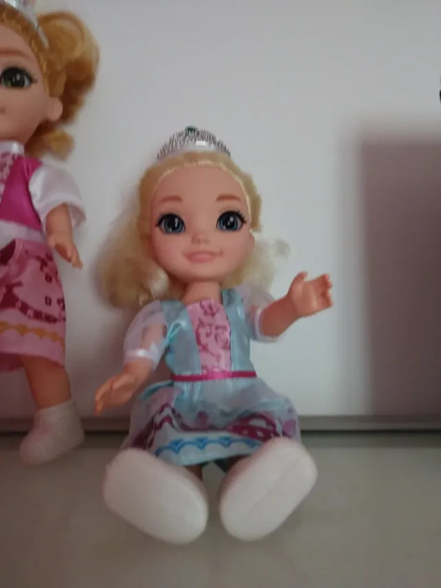 Lote 3 Muñecas Princesas con Corona