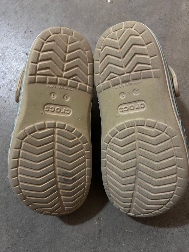 crocs amarillas niño 31