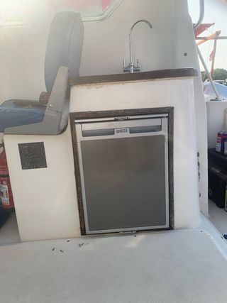 se vende barco Astinor 700