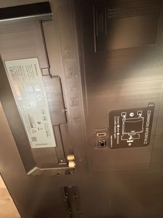 Televisor Samsung QLED 4K Q63A