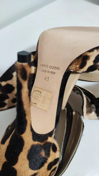 Scarpe con tacco leopardate