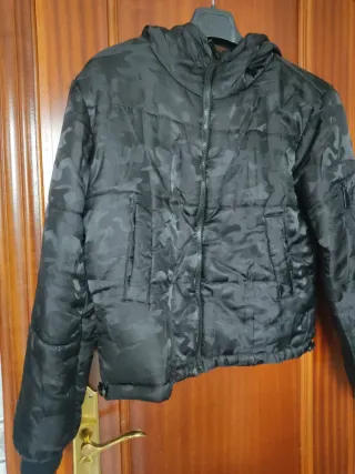 Cazadora acolchada camuflaje chica
