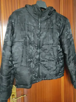 Cazadora acolchada camuflaje chica