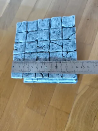 Peana de piedra para miniaturas