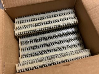 28 Bloques Terminales Eléctricos