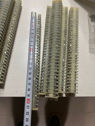 28 Bloques Terminales Eléctricos
