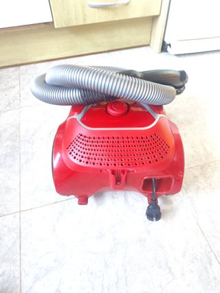 Aspiradora Rowenta Compact Power 750W Roja