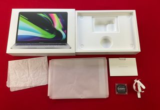 Caja MacBook Pro 13 M2