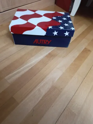 Caja de Zapatos Autry