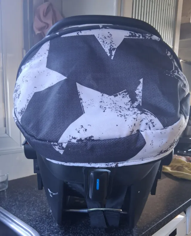 Silla de coche Cosatto con estrellas